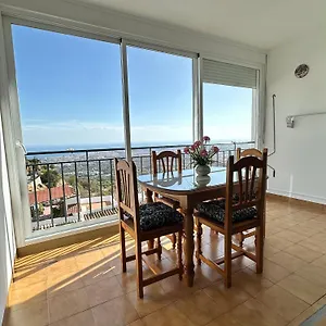 Apartment El Paraiso, Apartamento En Pueblo Con Bonitas Vistas A La Costa Y Con Piscina, Mijas